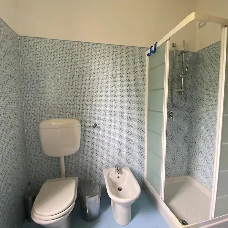 Fronte Lago Casa Vacanze توسكولانو ماديرنو